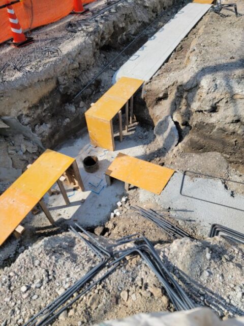 地中梁建て込み😄