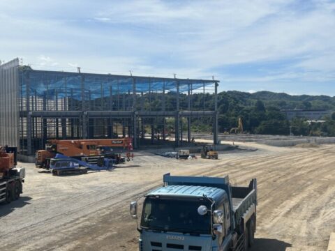 後は立ち上がり施工と事務所棟